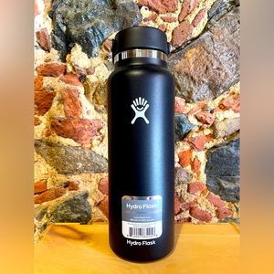 Hydroflask 40oz - Black (With Bonus Lids)